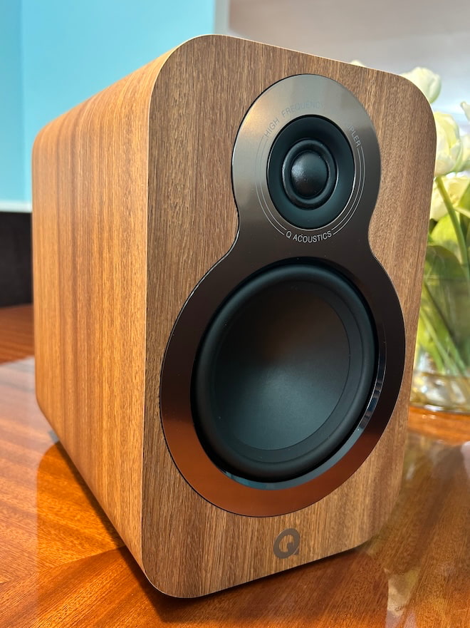 q-acoustics-3020c-speaker-angle