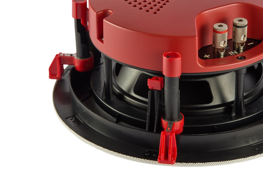 q-acoustics-easyfit-mechanism-activated