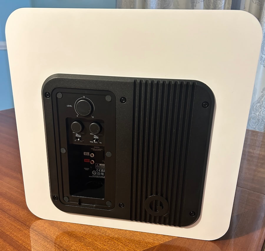 q-acoustics-q-sub100-white-rear