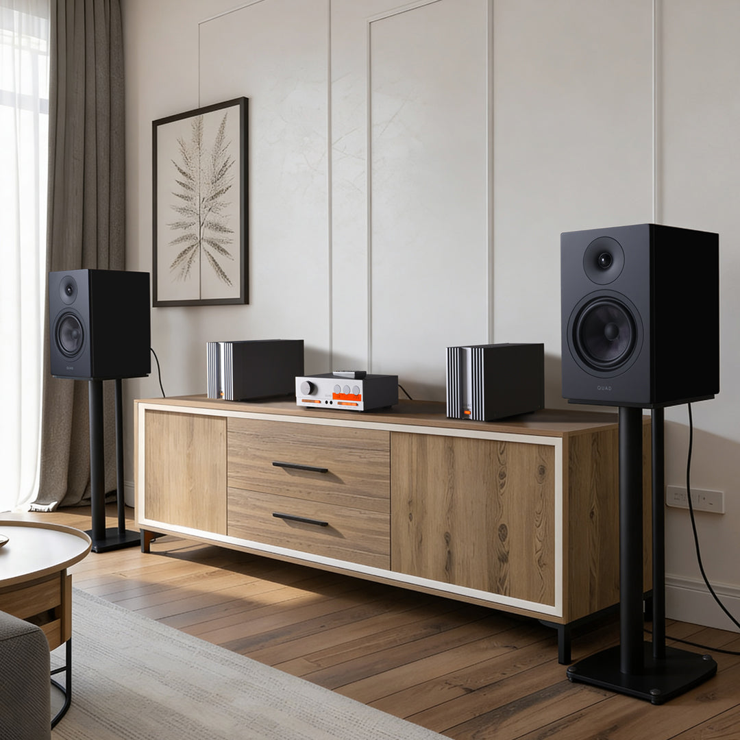 quad-elegan-1-loudspeakers-lifestyle-black-angle