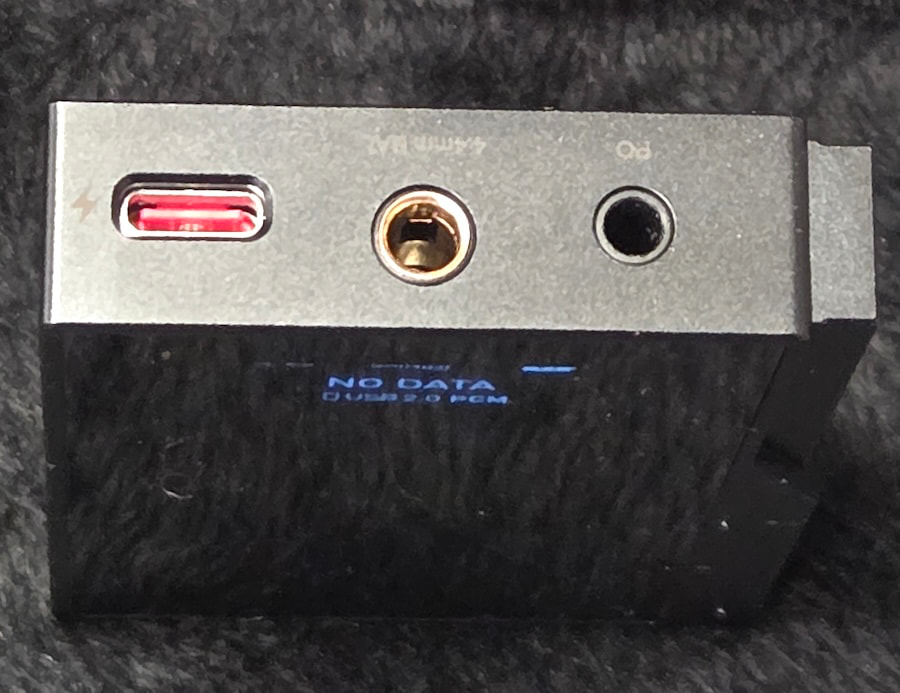 questyle-m18i-max-top-inputs