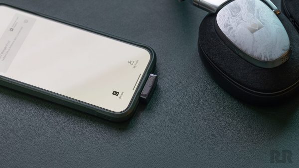2026 Questyle QCC Dongle Pro2 USB-C wireless adapter connected to smartphone
