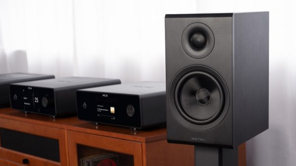 2026 Rotel Amora 5 Standmount Speaker Lifestyle Black