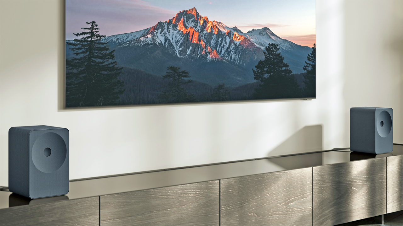 Samsung Music Studio 7 (LS70H) Wireless Speaker Lifestyle