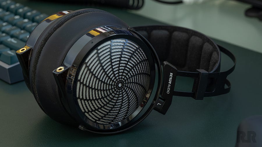 sendy-audio-apollo-pro-headphones-angle