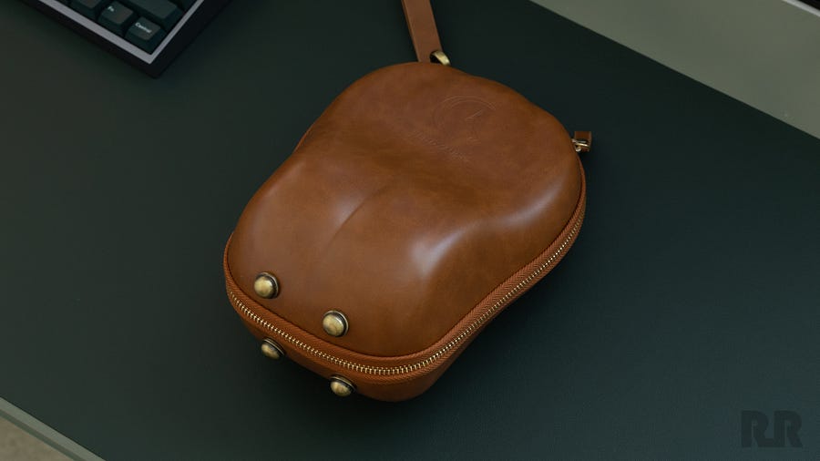 sendy-audio-apollo-pro-headphones-case-closed