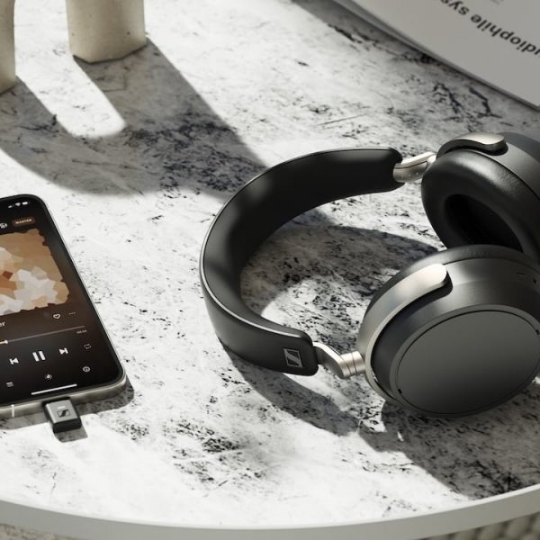 Sennheiser HDB 630 Wireless headphones with BTD 700 USB-C Dongle in Smartphone