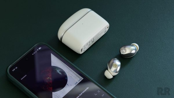 Sennheiser Momentum True Wireless 5 Earbuds with Charging Case in Cream