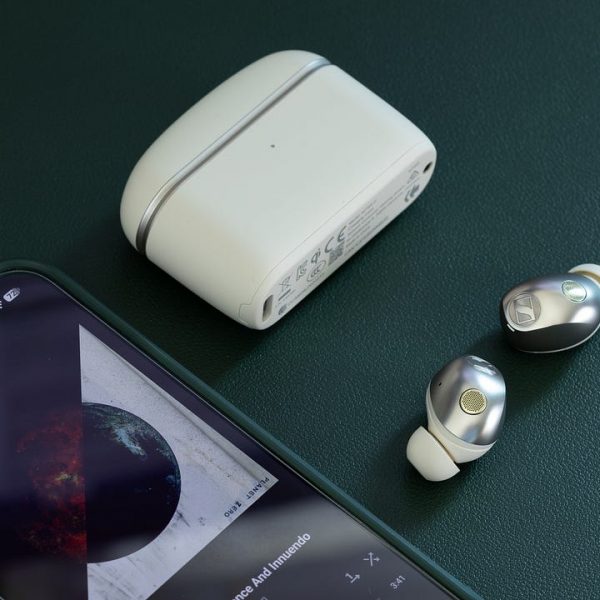 Sennheiser Momentum True Wireless 5 Earbuds with Charging Case in Cream