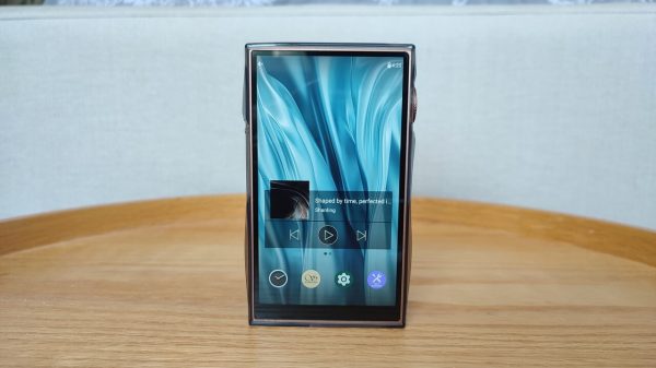 Shanling M3 Plus portable DAP Front View