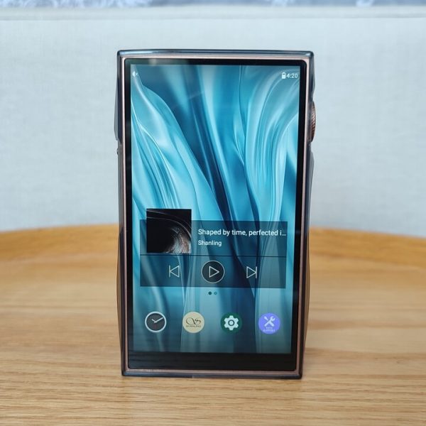 Shanling M3 Plus portable DAP Front View