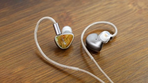 SIVGA Lyrebird IEMs front and back