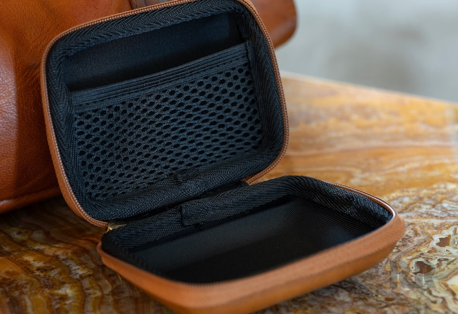 sivga-nighingale-pro-iem-case-open