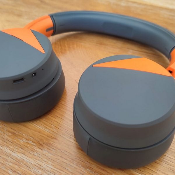 Sonic Lamb Wireless Headphones in Ember Gray