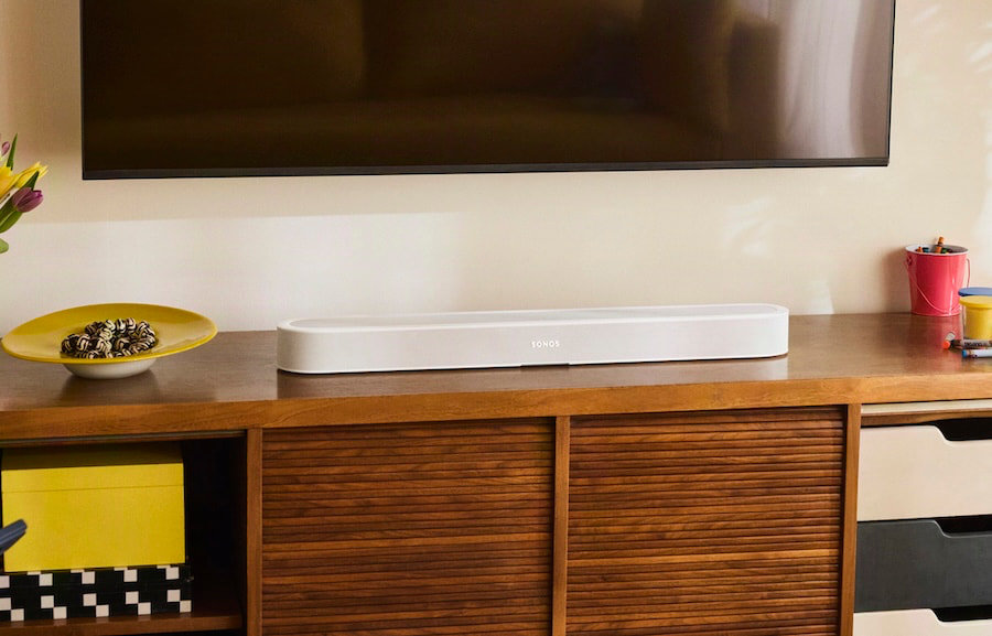 sonos-beam-ultra-soundbar-white-lifestyle