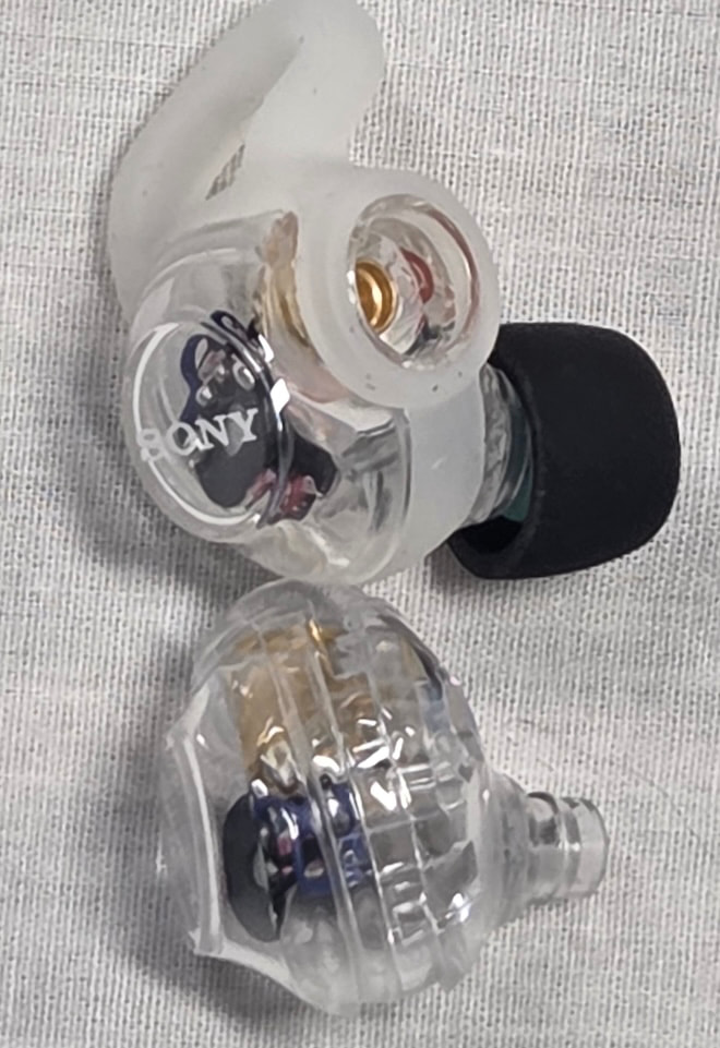 sony-ier-m500-iem-clear-supporter-on-off