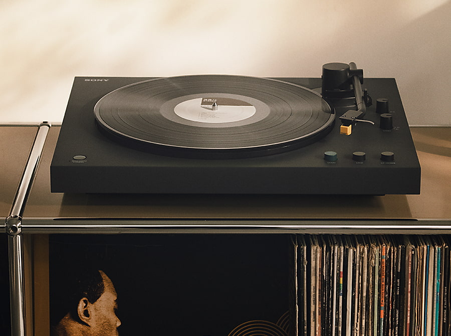 sony-ps-lx5bt-turntable-lifestyle-front