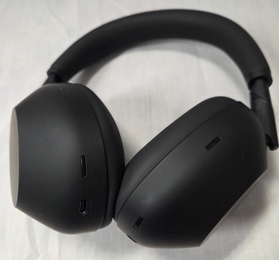 sony-wh-1000xm6-wireless-headphones-bottom-buttons