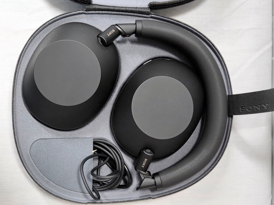 sony-wh-1000xm6-wireless-headphones-fold-flat-case