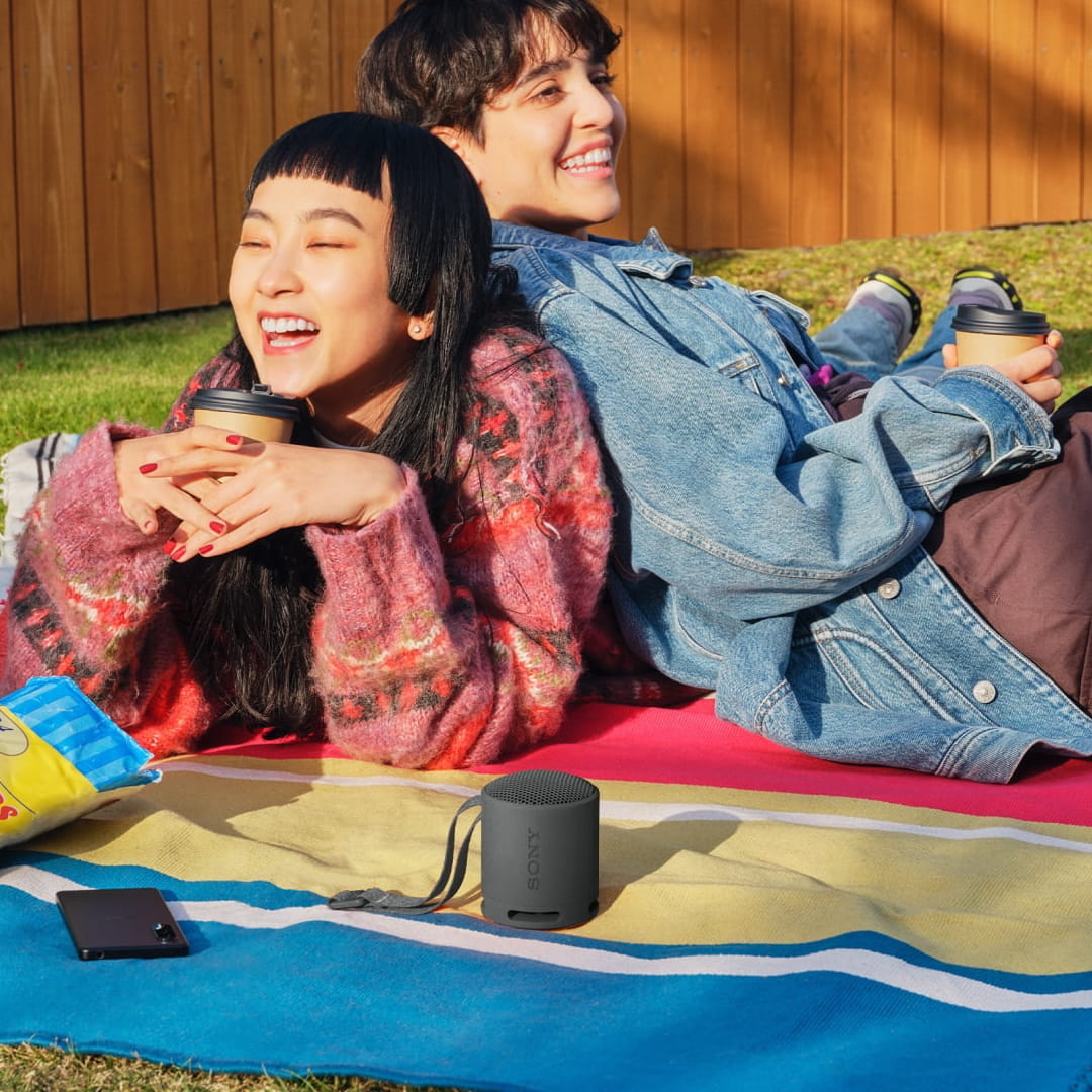 sony-xb100-black-lifestyle-1080×1080