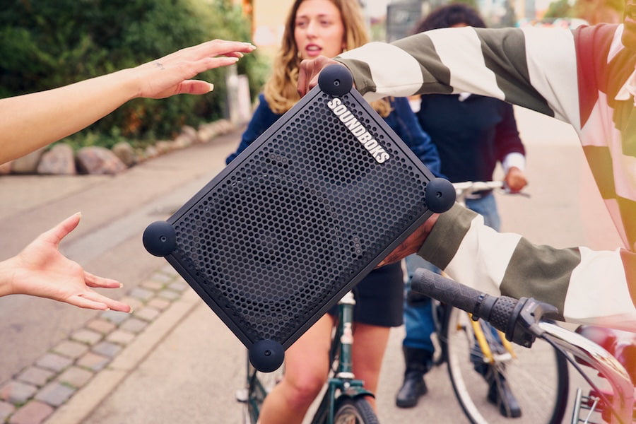 soundboks-rider-party-speaker-carry