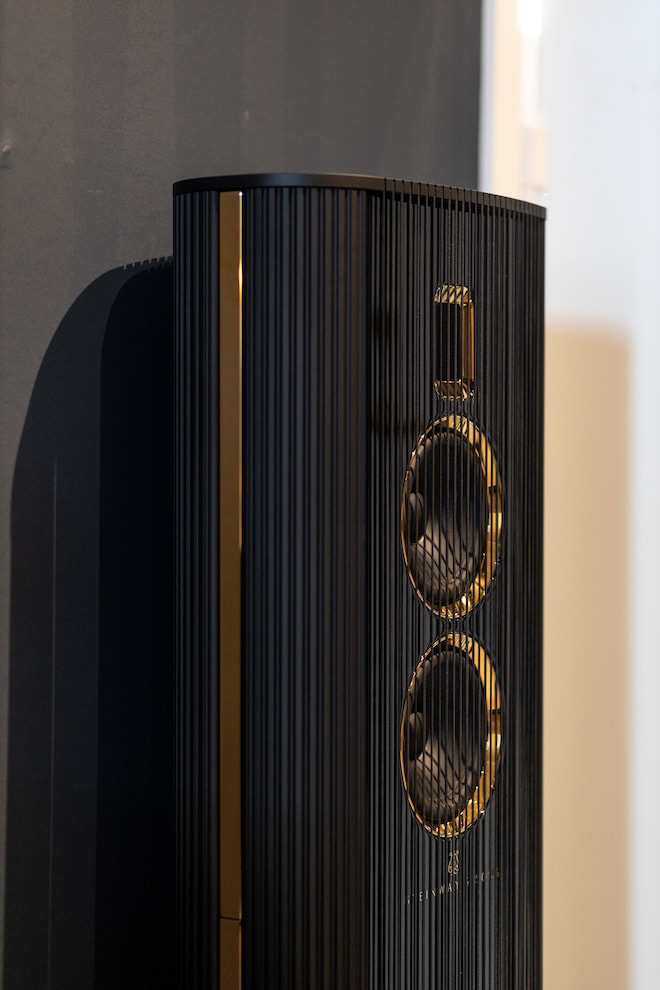 steinway-sons-model-o-loudspeaker-top-angle
