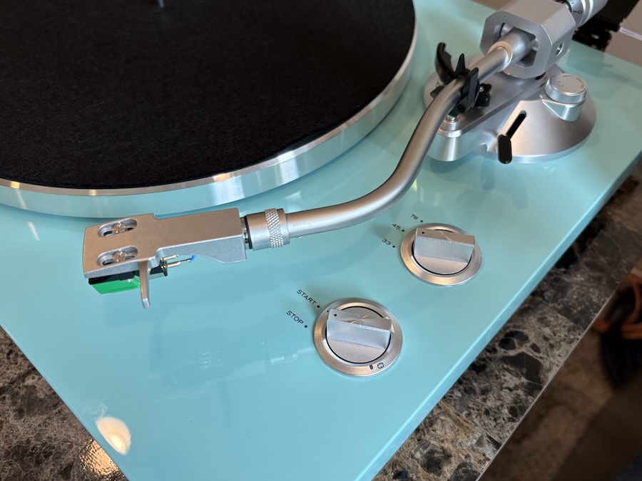 teac-tn-400bt-x-turntable-knobs