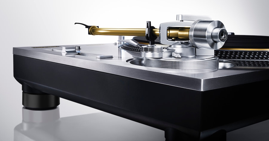 technics-sl-1200gme-rear-tonearm