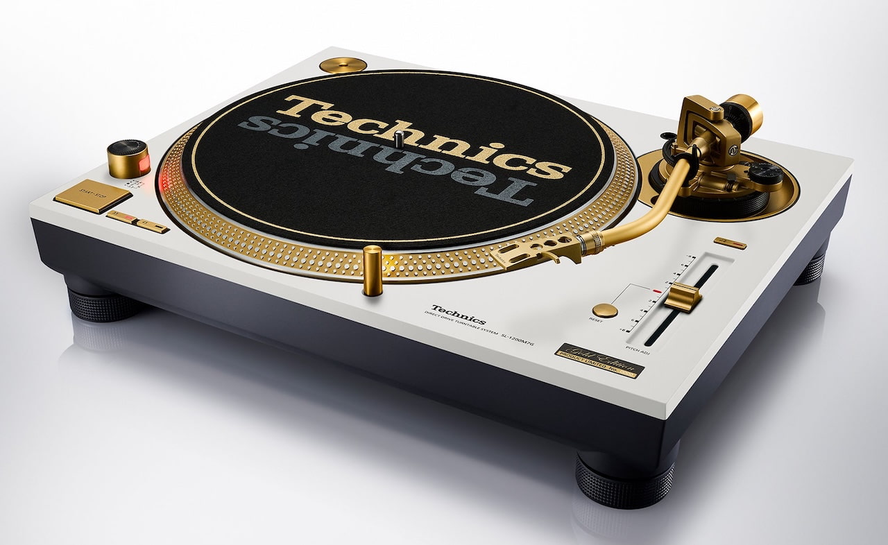 technics-sl-1200m7gl-turntable-angle-white