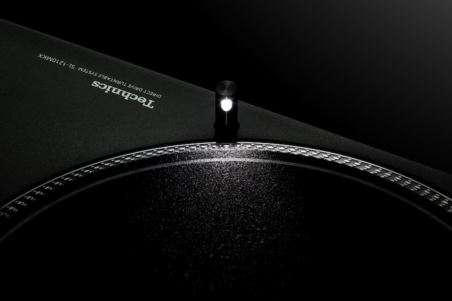 technics-sl-1210mkx-strobe-lighting