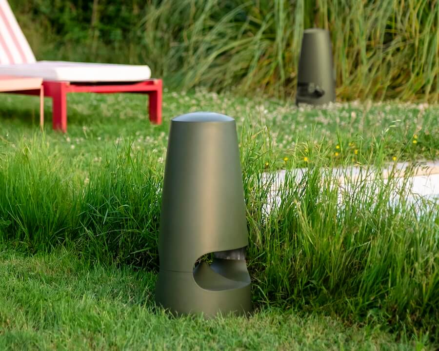 triangle-garden-7-outdoor-speaker-green-lifestyle