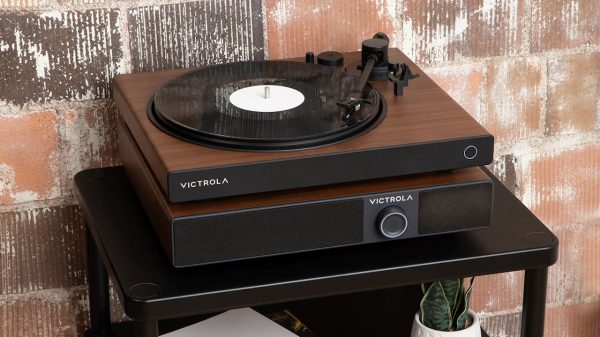 Victrola Soundstage under Wave Turntable in Walnut (2026 models)