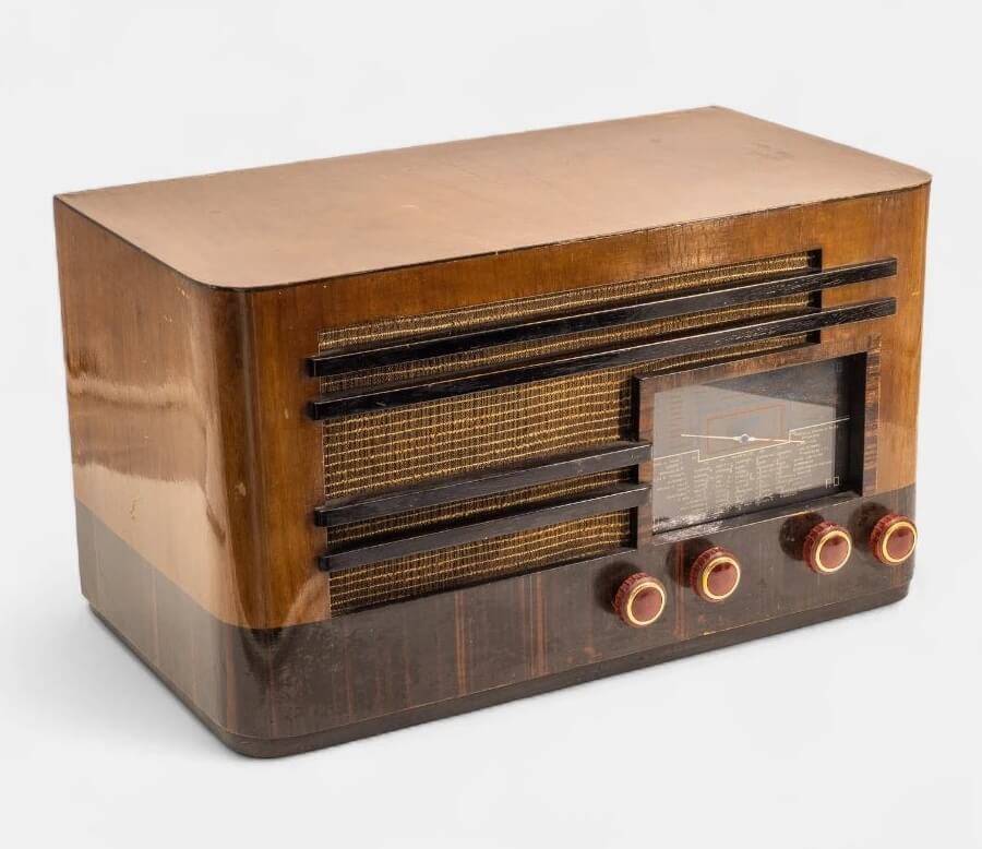 vintage-40s-blue-dot-radio