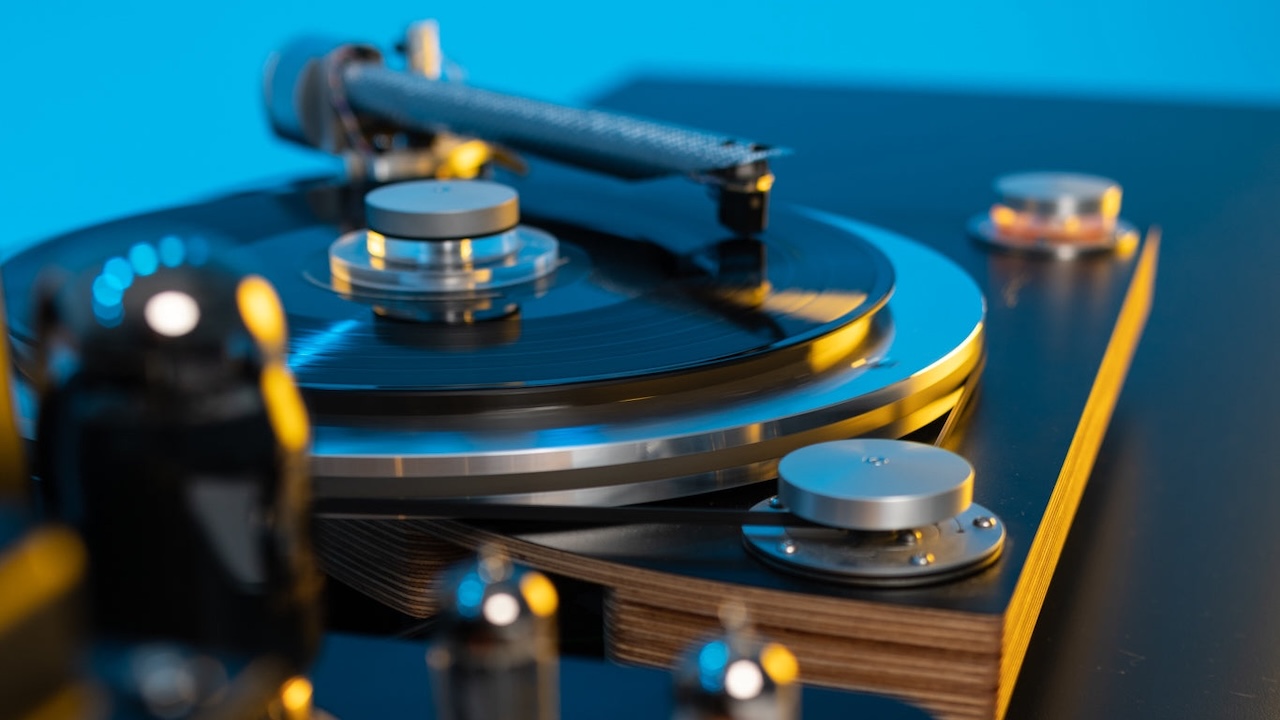 Wand 12-inch Dark-Light Tonearm to Debut at HIGH END Vienna 2026: Does Length Really Matter?