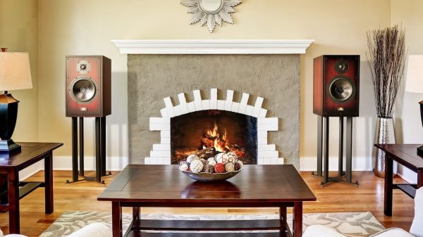Castle Windsor Duke Mahogany Loudspeakers Front