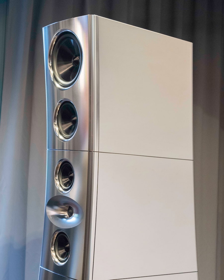 yg-acoustics-titan-loudspeaker-top-half